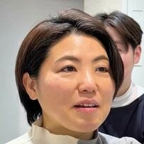 乾かすだけで完成するパーマをかけたい女性→ウルフショートの〈自然なワンカールスタイル〉に！「あ、すごい！！」と笑顔
