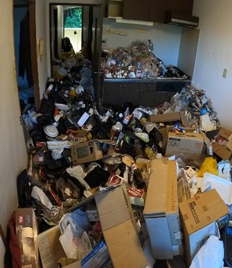 「スッキリしますね」彼女と一緒に散らかした〈ゴミ屋敷〉→別れをきっかけに大掃除！思い出とさよならをして新たな一歩を踏み出す