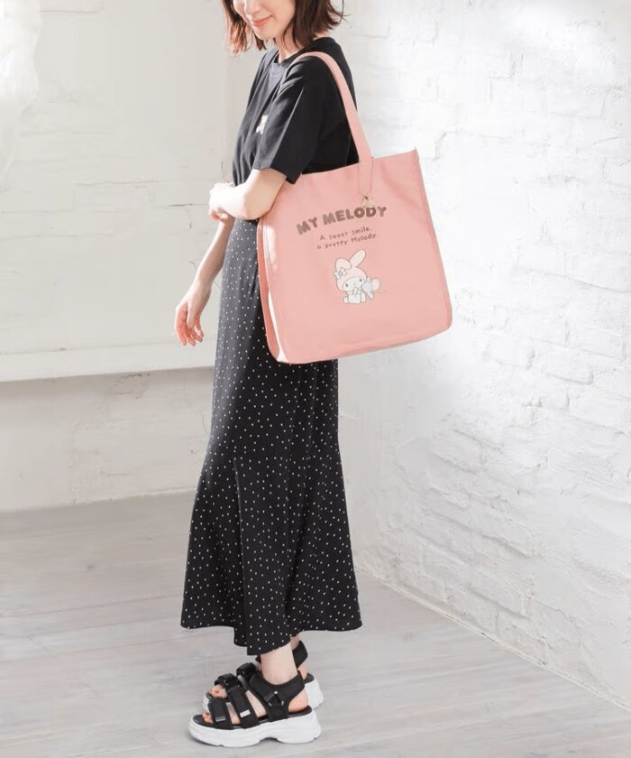 綿100%のキャンバス生地で作られたトートバッグ