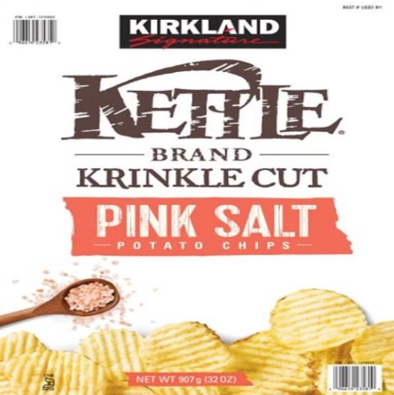 ウェーブカットしたじゃがいもを皮付きのまま揚げた、噛み応えのあるポテトチップス