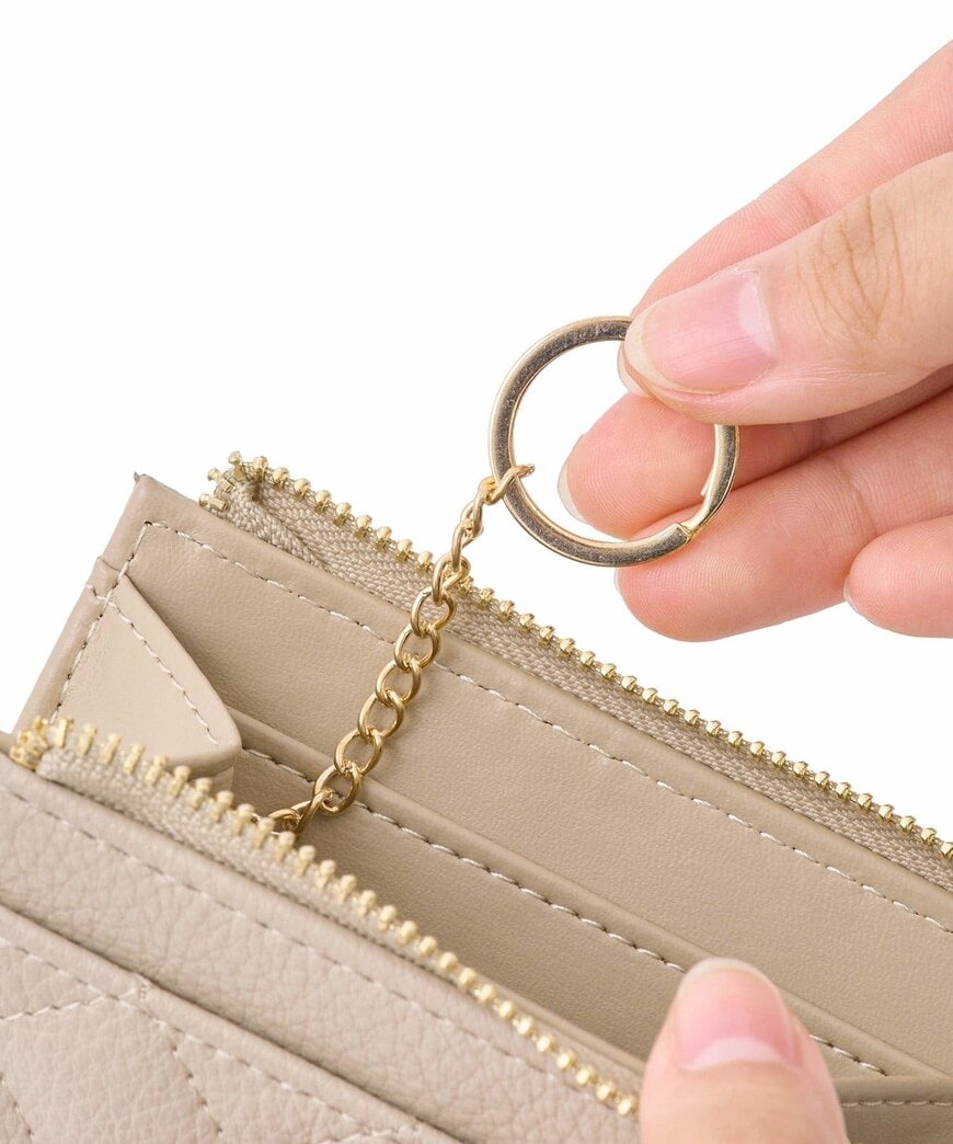 出所：3COINS公式　キルティングマルチケース