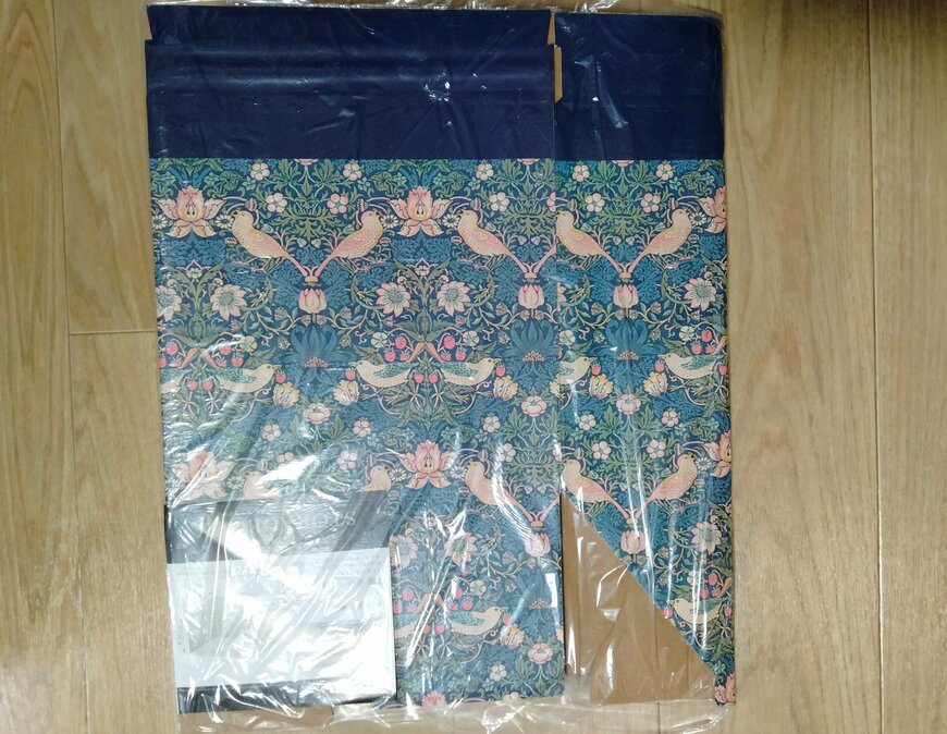 筆者撮影（セリア、ペーパー収納BOX ウィリアム・モリスデザイン）