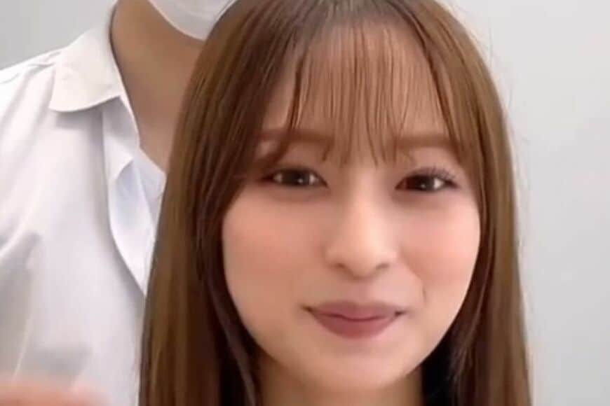 【劇的イメチェン】短くするのは1年ぶりの美女→大胆なイメチェンに思わず「フゥ～」とテンション上がる