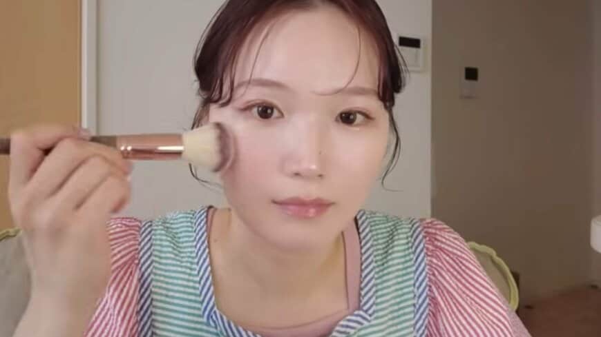 【若見えチーク】30代が取り入れたい「老け見え回避」のチーク術に驚き！仕上がりに「塗り方真似します！」