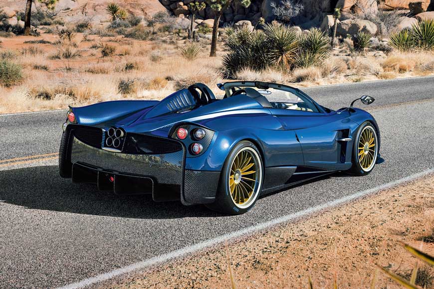 2種類のルーフトップが用意されるが、どちらを選んでもクーペより軽量（写真提供：パガーニ・ジャパン）