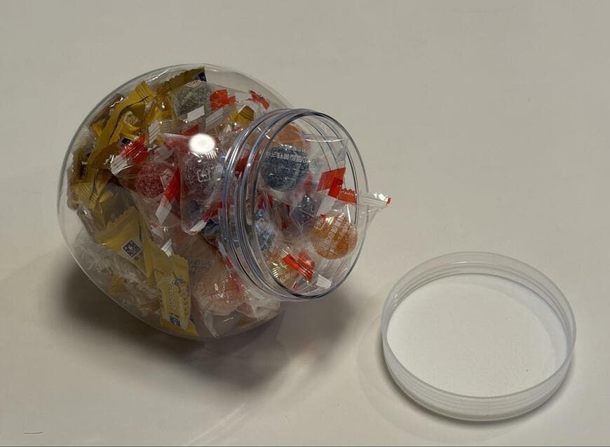 筆者撮影（セリア、PETキャンディポット1350mL）