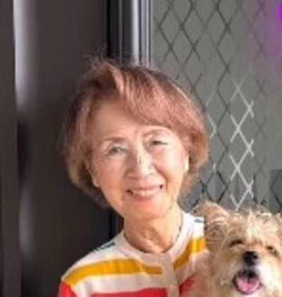 【91歳マダム】が着こなすカラーボーダーコーデが華やかで素敵！ハイセンスな色合わせに「年齢なんてどうでもいい」