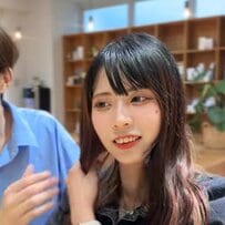 「美容院が苦手でセルフでやってた」ロング女性が2年ぶりバッサリカットで大胆イメチェン！素敵な仕上がりに反響