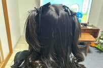 「髪をふわふわにしたい」娘の願いを叶えた神アイデア　サロン級の仕上がりに「すごい」「ゴージャスですね」