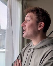 「小さな幸せ」を見つけるのが得意？日本に染まる前のフランス人が喜ぶ理由に「ポジティブですね」