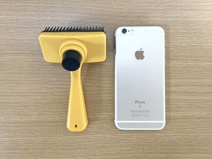 スマートフォンとほぼ同じサイズ感
