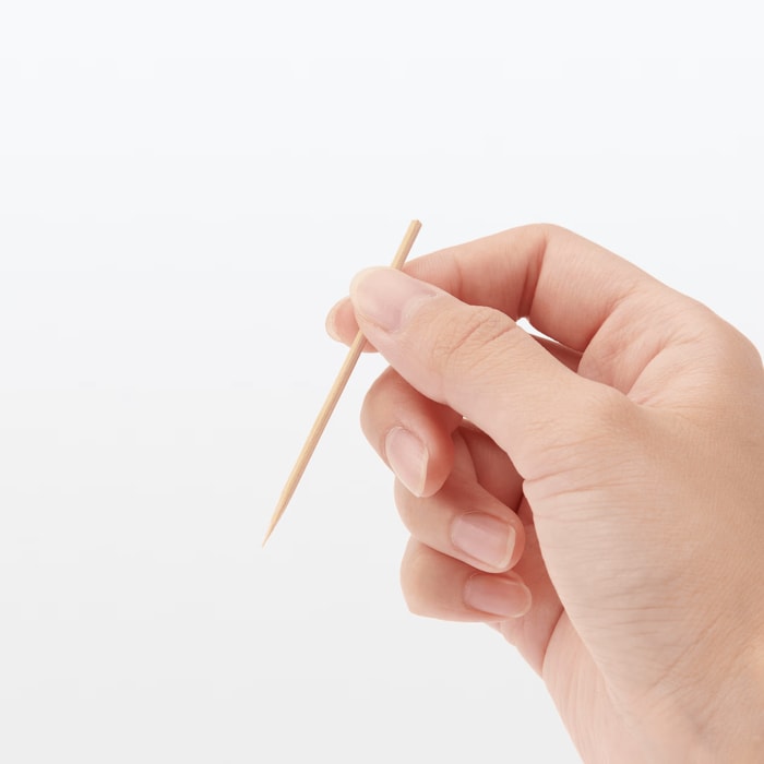先端がつぶれにくく丈夫な爪楊枝