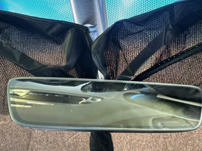 ダイソー　タッチアップ式サンシェード