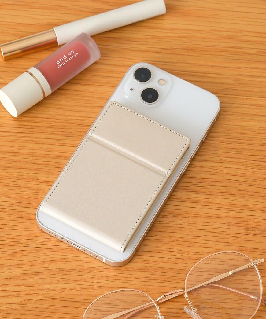 出所：パルグループ公式ファッション通販サイト 3COINS マグネットミラー＆カードケース