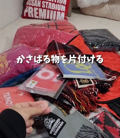 【100均DIY】ダイソーの〈クリアー収納袋とワイヤーネット〉　かさばる推しグッズもスッキリ収まる「移動式ワゴン」をDIY