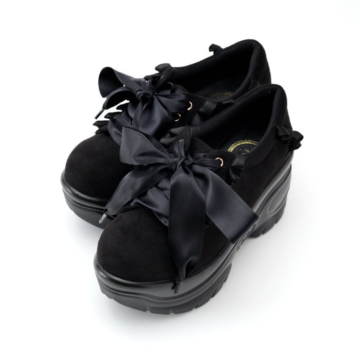 出所：しまむら　レディース　スニーカー（ゆったり幅広）