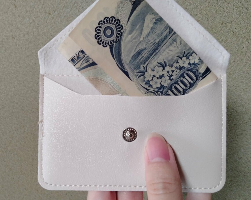 筆者撮影（セリア、パスケース）