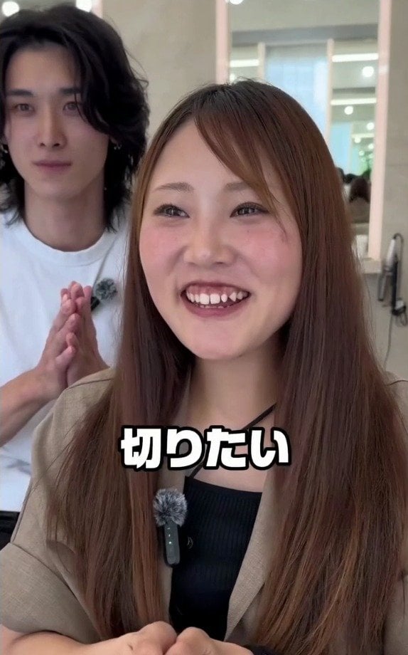 結婚式後に前髪が縮れたという女性　カットでロングから耳かけの似合うショートにスタイルチェンジ