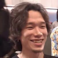 バッサリカットを希望する男性→おしゃれな〈前髪ありの耳出しショート〉にスタイルチェンジ。「かっこいい」と反響