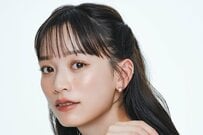 上田綺世のモデル妻の美貌に反響…爽やか私服ショットに「かわい〜！」「上田選手にも届いてるね」の声 由布菜月がオフショット投稿