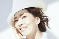 増田惠子 自宅「ベランダ庭」を紹介。美しく開花した薄ピンクの「バラ」に「凛とした姿が、美しい」自然体で丁寧な日々の暮らしにファン注目