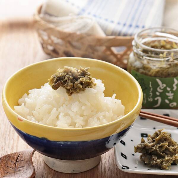 国産のふきのとうを醤油、唐辛子などで味付けした大人の味わい