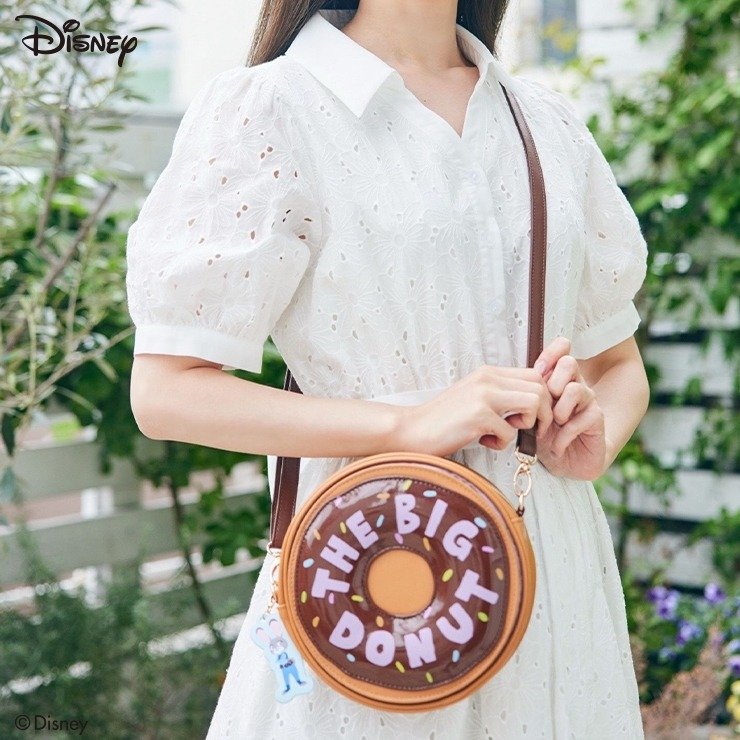 出所：しまむら公式　ショルダー付きドーナツ型ポーチ（ズートピア）
