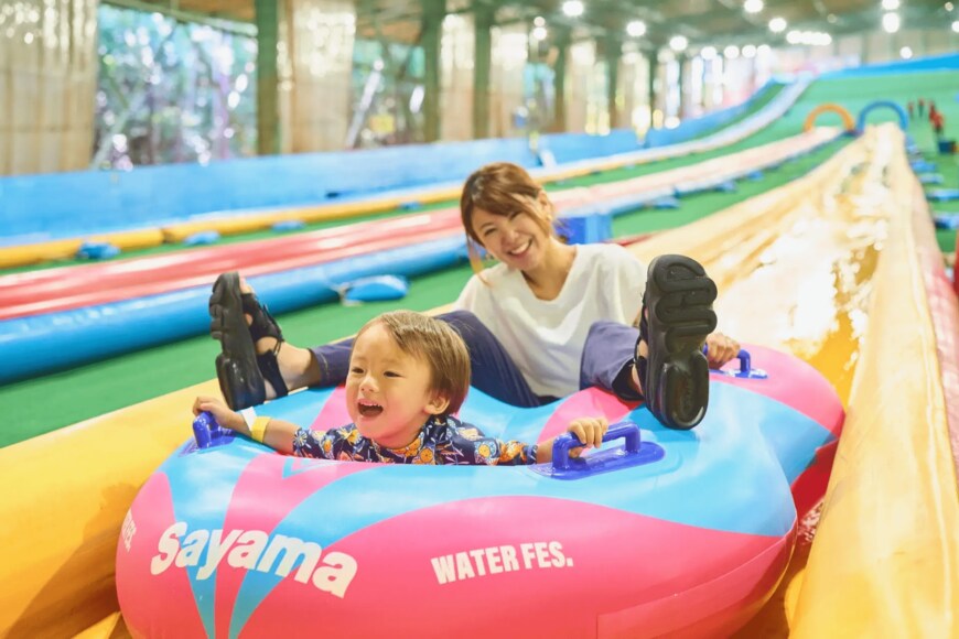 出所：西武レクリエーション株式会社「夏まで待てない！狭山スキー場の夏営業「ウォーターフェス2024」　水と泡が演出するスリルと爽快感で暑さを楽しもう！」(PR TIMES)