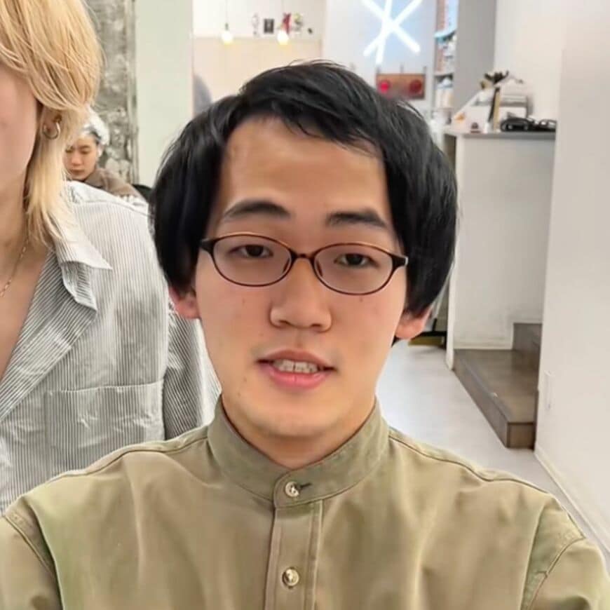 【大変身】おでこの広さが気になる男性が似合わせカットで大胆イメチェン！「全然雰囲気違う」と大満足