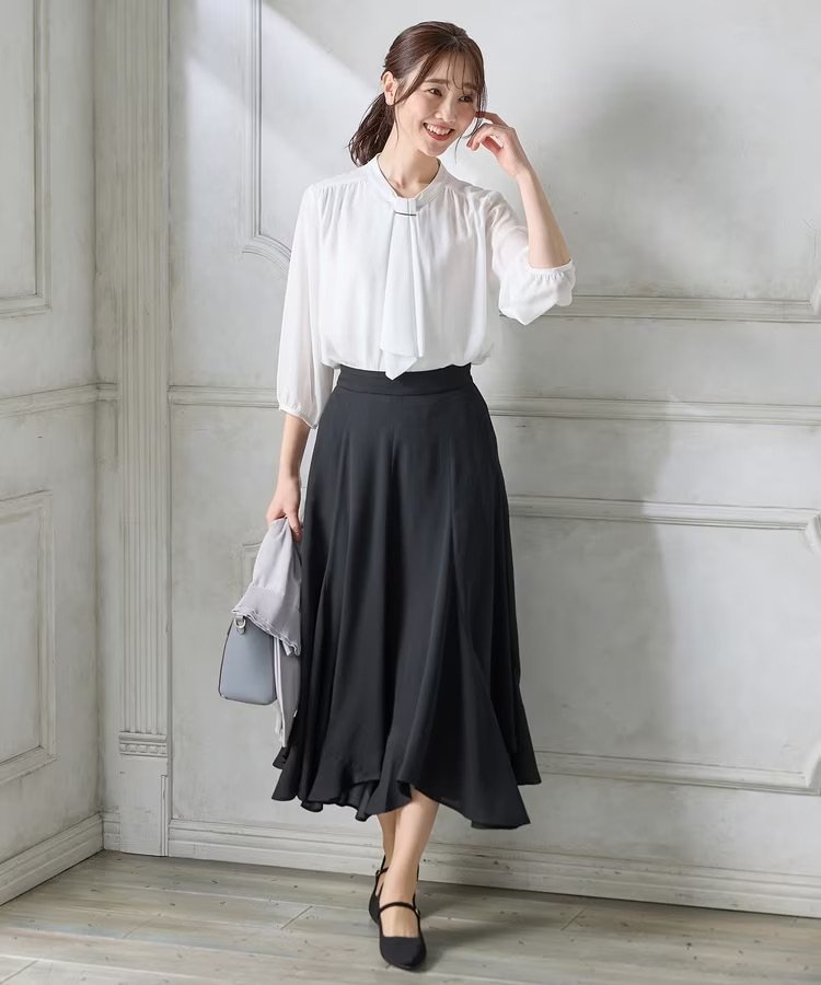 出所：ハニーズ公式　エスカルゴスカート