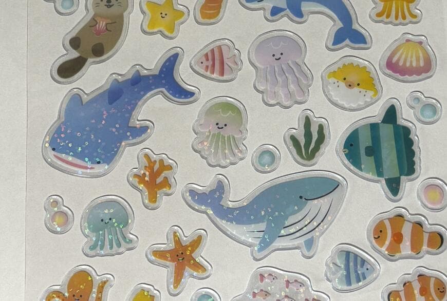 筆者撮影（セリア、立体クリアシール ホログラム うみのいきもの）