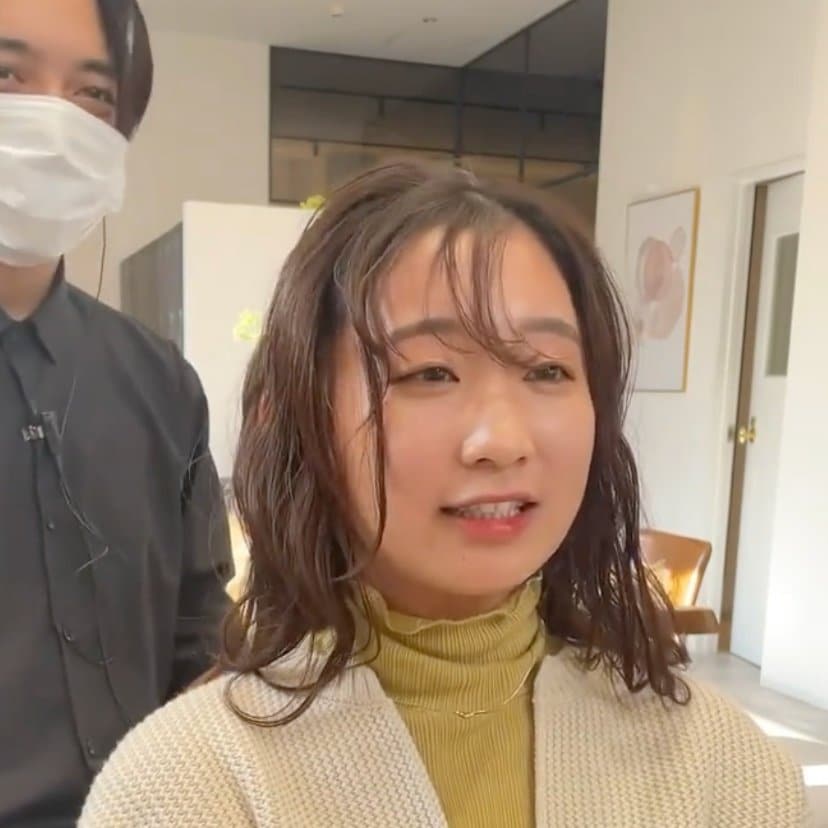 女性「この後会うので」彼氏のためにサプライズカット！くせ毛を活かしたショートに思わず拍手！