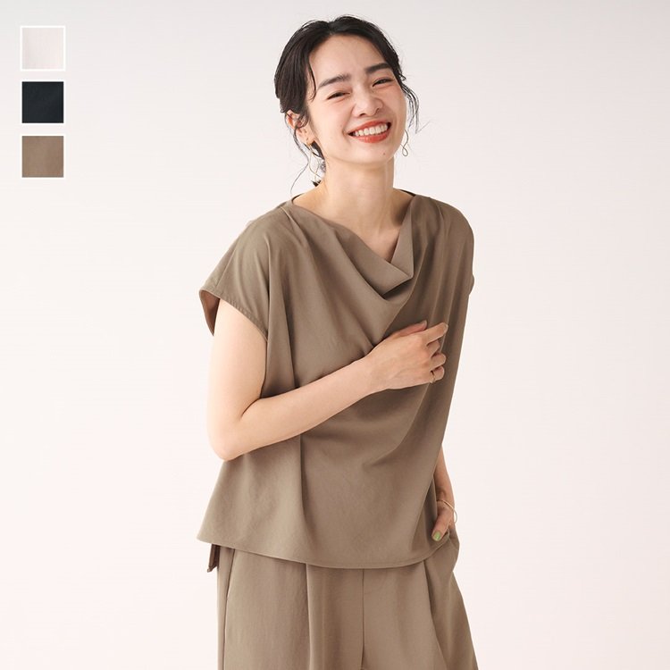 出所：ケユカ公式　さらてろドレープネックブラウス