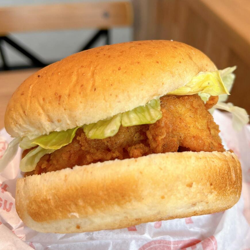 ケンタッキーフライドチキンのチキンフィレバーガー