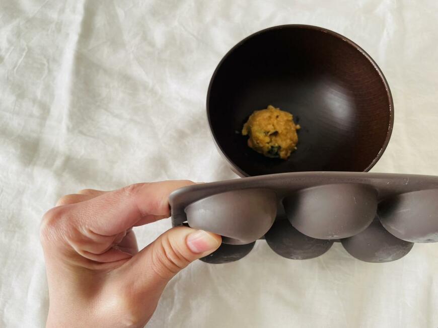 セリア　みそ玉ストッカー