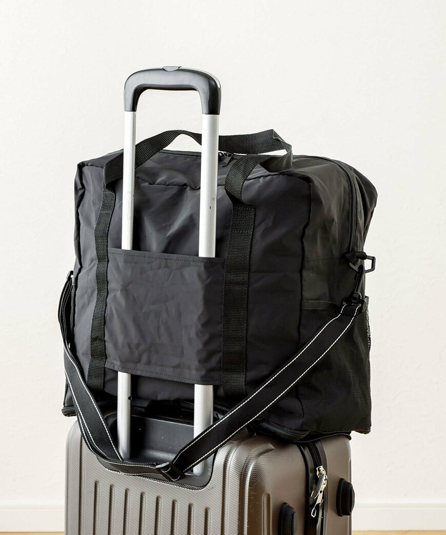 3COINS公式　キャリーオン折りたたみバッグ