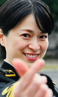 【自衛官×ストリートスナップ】「なんの演奏服？」勤務服から変身した美人自衛官のキラキラ笑顔に大反響！