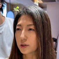 「貧乏くさいイメージを変えたい」ロングヘアの女性がレイヤーに挑戦！「めちゃくちゃ美人」と大絶賛