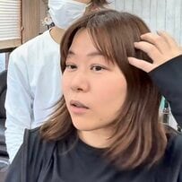 「もわっとする」髪の量の多さに悩む女性がショートでスッキリヘアにスタイルチェンジ