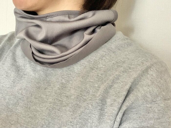 耳から外すと、ネックカバーとしても使用可能