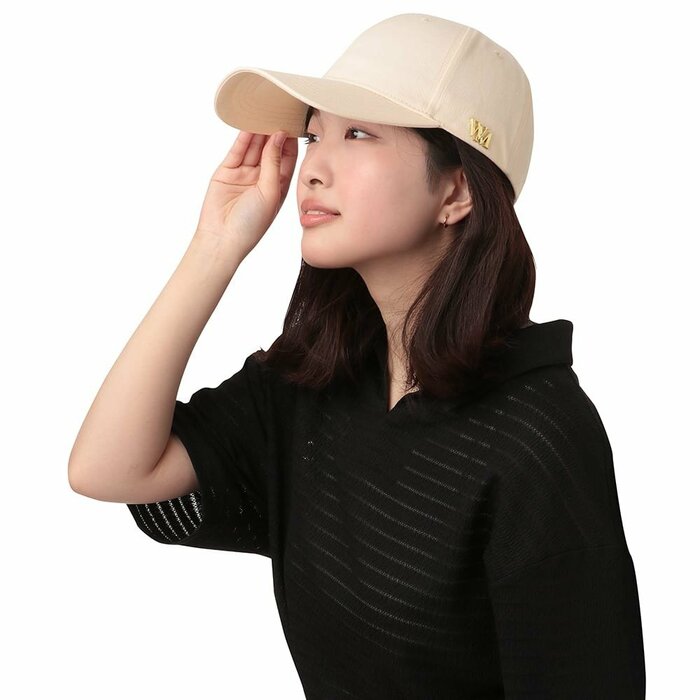 カジュアルなスタイルから、少しきれいめなコーディネートまで