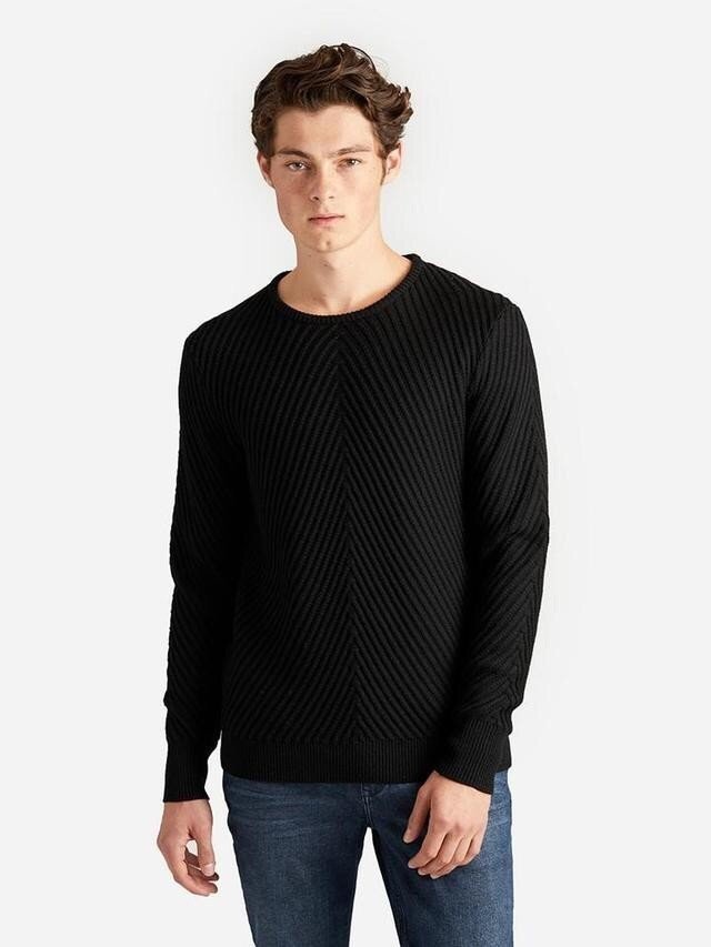 O.N.S - V Knit Sweater ¥21,592（税込）