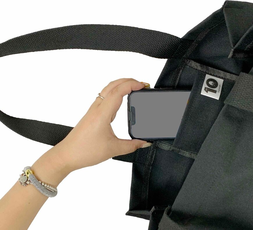 出所：株式会社オンワードコーポレートデザイン　グラニフコラボ ブラックパンダトートバッグ