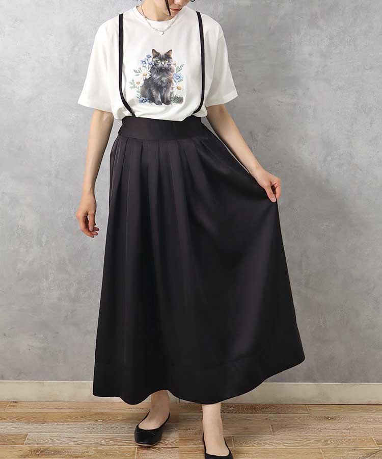 出所：ブルーブルーエ公式　le petaleクロネコフラワー刺繍Tシャツ