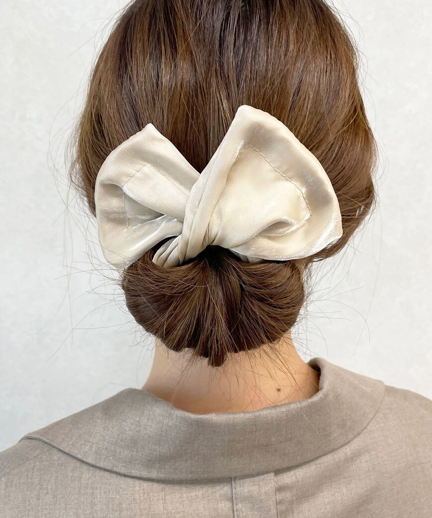 出所：パルグループ公式ファッション通販サイト 3COINS 【SNSで大人気！】サテンデフトバン