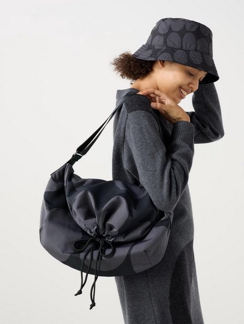 マリメッコ ドローストリングバッグ