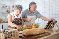 厚生年金は月平均約14万円【6月支給分から】3年ぶり増額へ。年金に頼らない老後資金対策5選