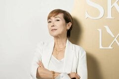 桃井かおりの「肉詰めピーマンとエノキのトマトソース」が美味しそう！お洒落なワンプレートディナーに「カフェみたい」「素敵な食事風景」の声