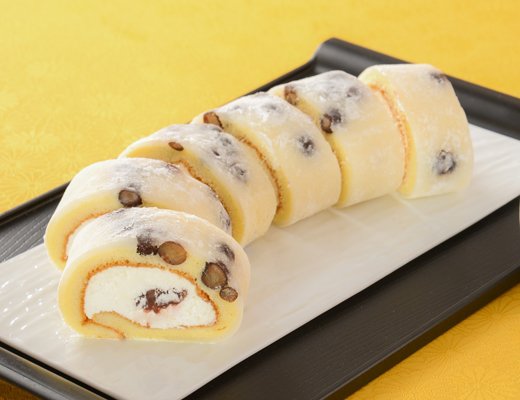 ローソンの新商品:塩豆大福仕立てのもち食感ロール