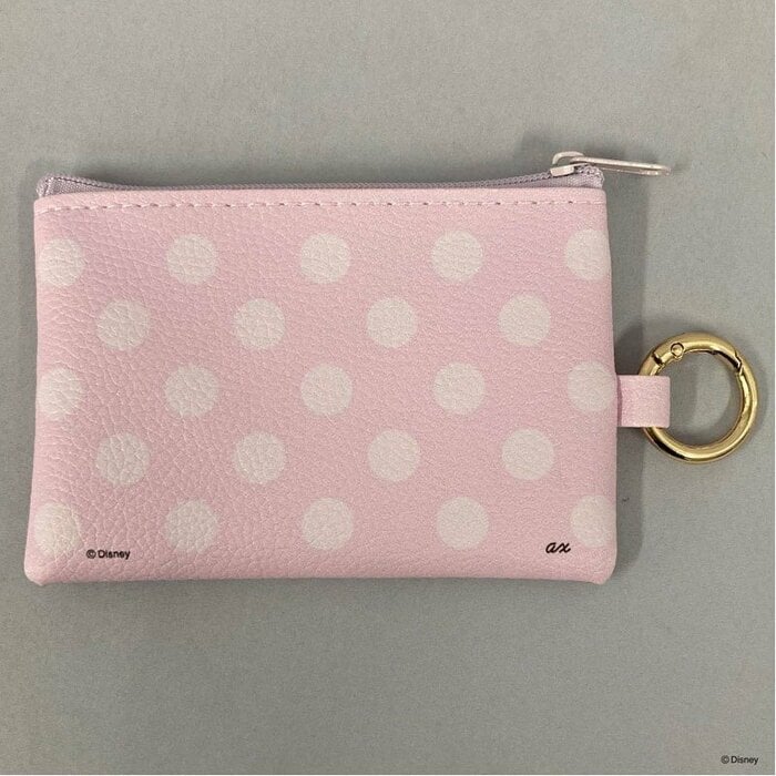 お手持ちのバッグやリュックに簡単に取り付けることができます